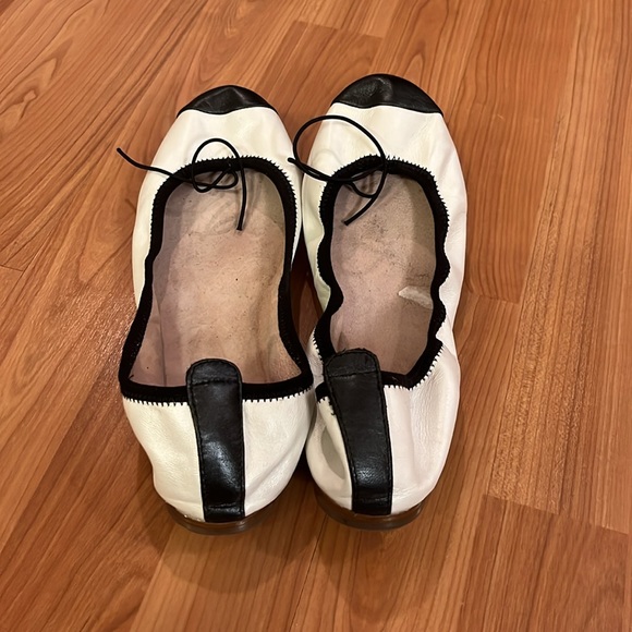Bloch two tone ballet flats. Size 39 = size 8. - Picture 5 of 10